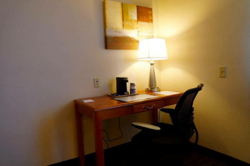 Best Western East El Paso Inn Clint Екстериор снимка